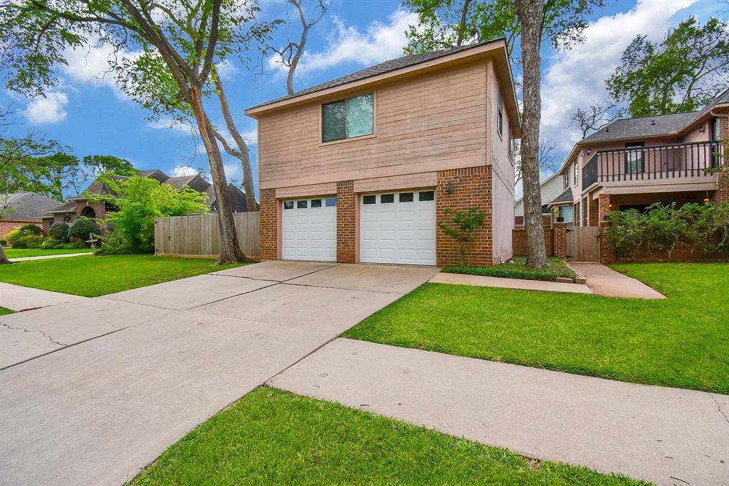Two Car Oversized Garage with Garage Apartment