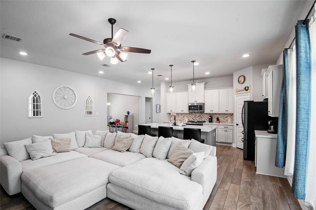 22x17 living room, fits large couch easily