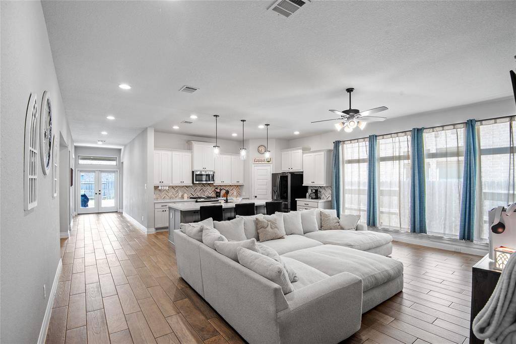 22x17 living room, fits large couch easily