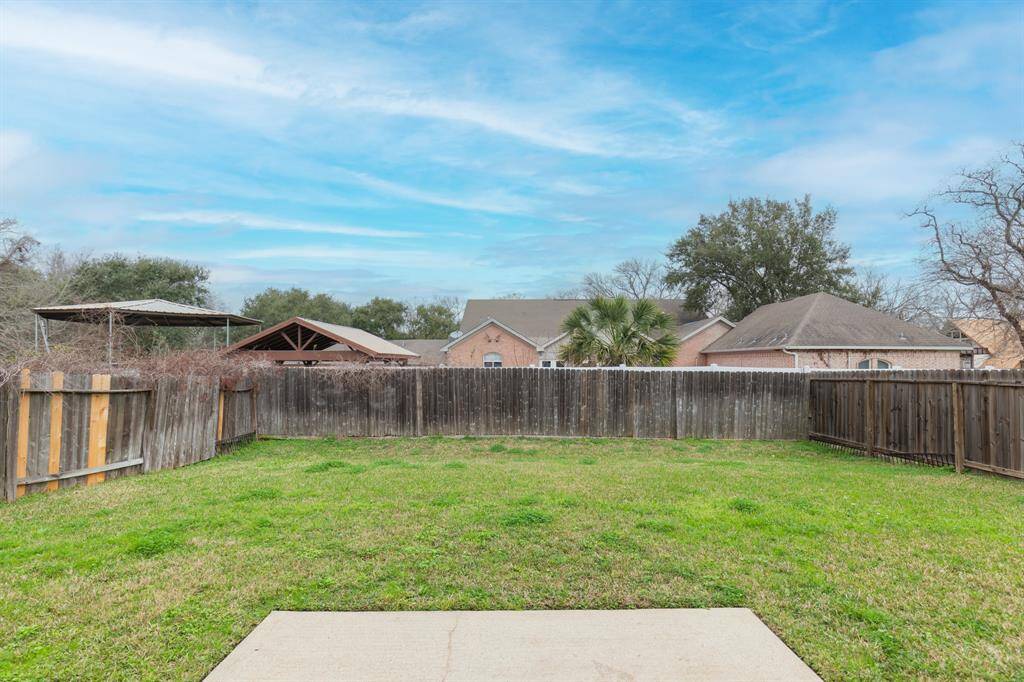 Spacious Backyard