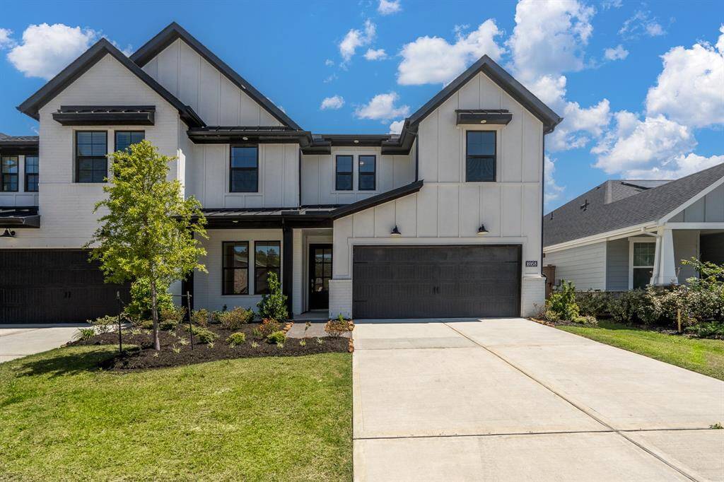 Beautiful modern home located on a cul de sac, with a large two car garage and double wide driveway, there is always ample off-street parking for you and your guests.