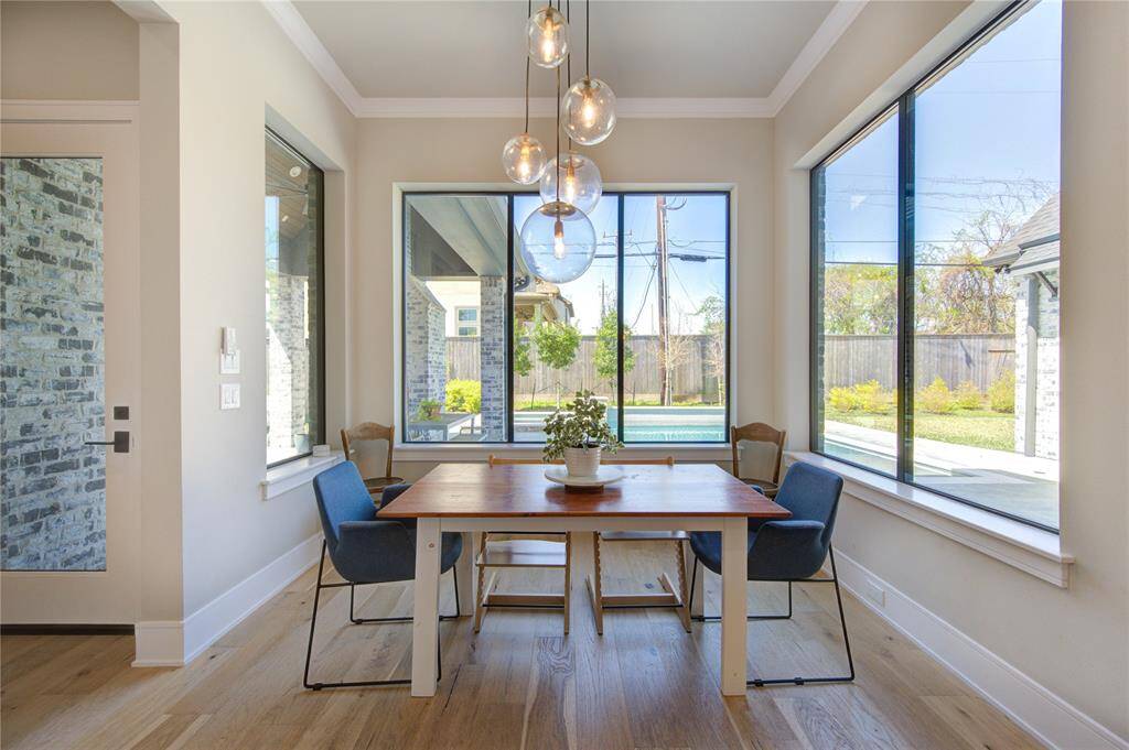 Bright, sunlit breakfast nook.