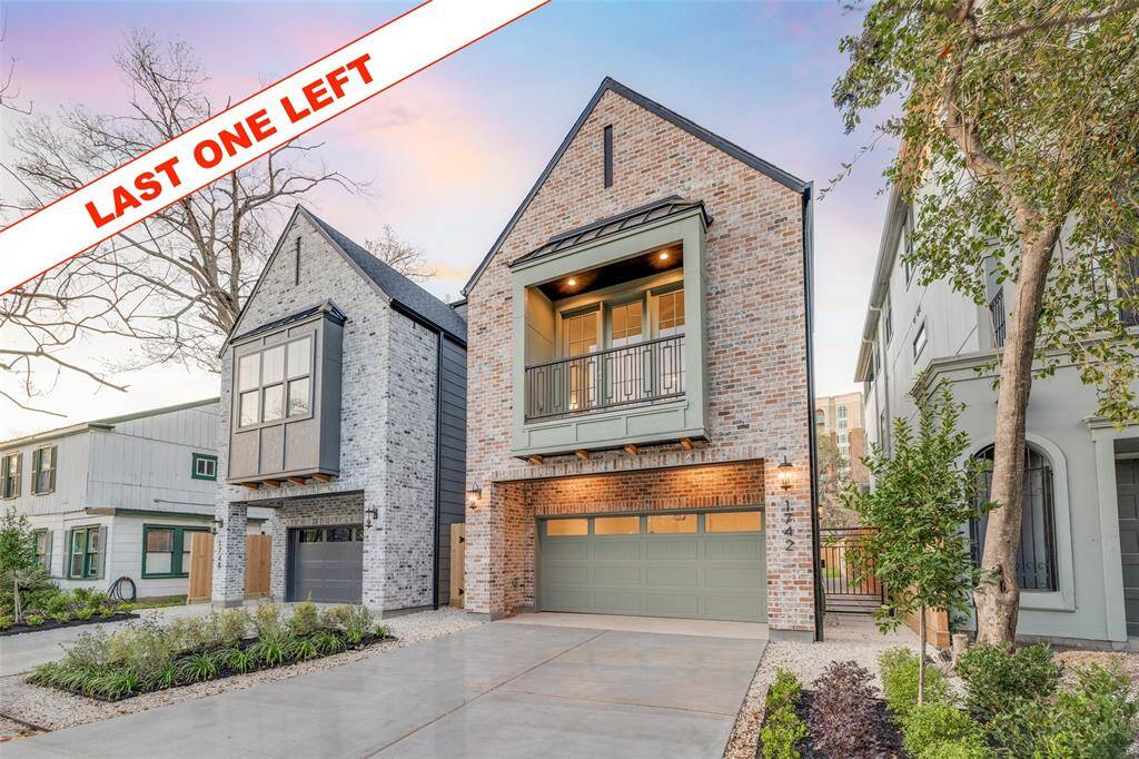 Mazzarino is the 2023 Custom Builder of the Year by GHBA. Built-in the highly desirable Hyde Park area. This residence features all of the high-end finishes you’ve come to expect from Mazzarino. A balance of luxury & modern-day living. This luxury, energy-efficient home features 1st-floor living, a flex & game rm w/dry bar, a private driveway & modest backyard. Finishes include quartz/granite counters, Fisher Paykel appl, 2 luxurious built-in primary closets, engineered wood floors, a balcony & more!