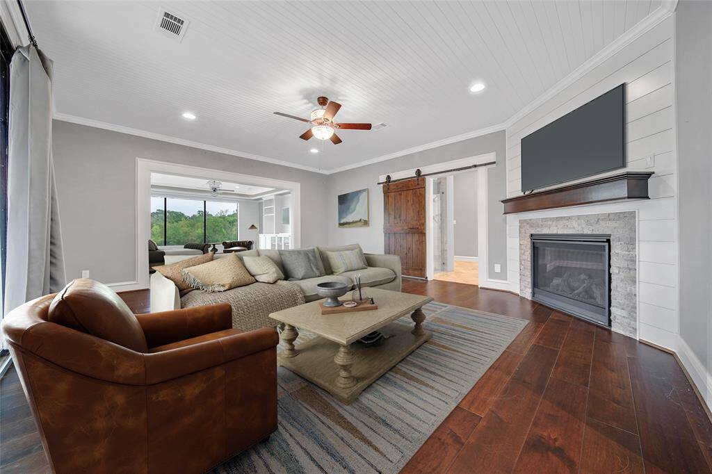 Virtually staged sitting room