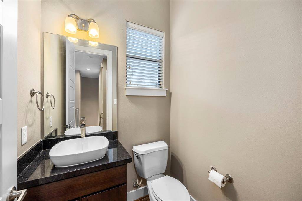 Guest bathroom, conveniently located on the second floor.
