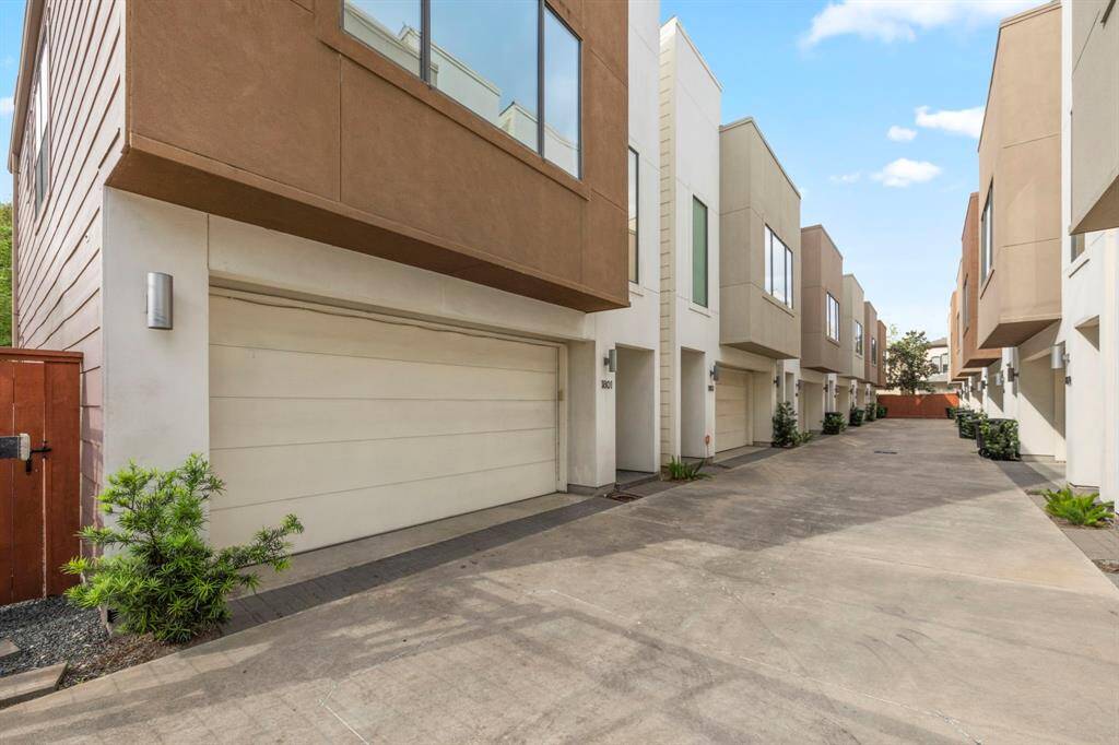 This home has an attached 2 car garage.