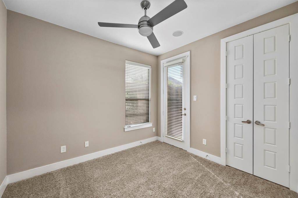 Downstairs bedroom.