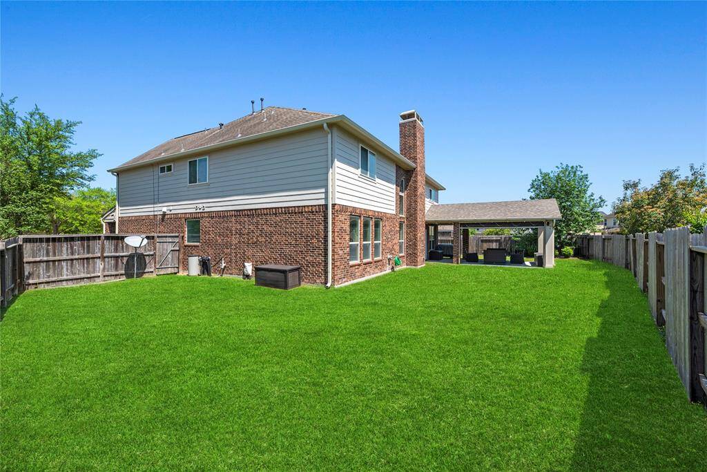 Pie shaped yard leaving plenty of room for a pool!