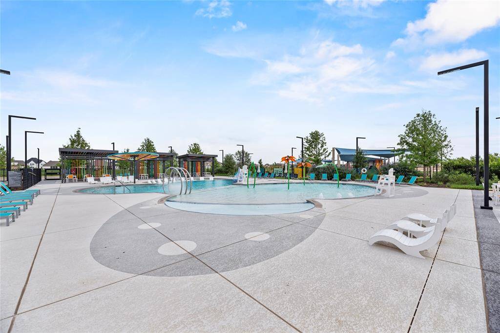 1 of 4 pools in the neighborhood.  This is the newest one located at Longwing Landing Aquatic Center.