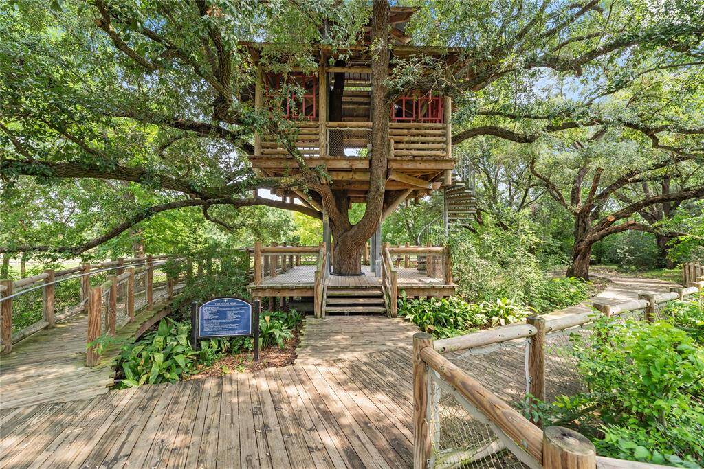 The famous Treehouse park!