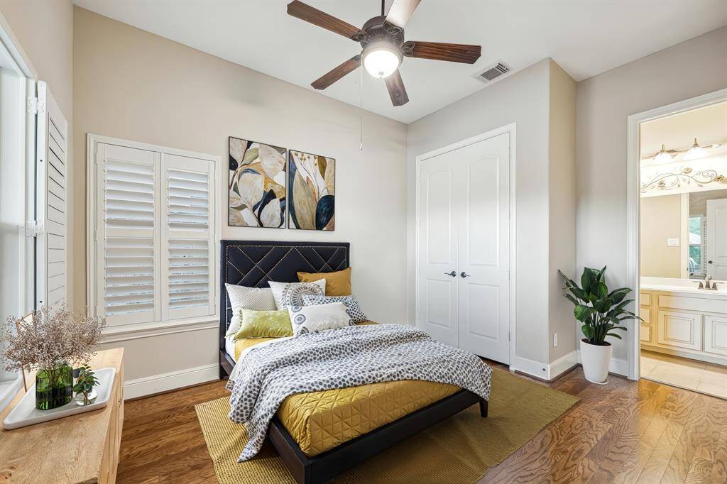Secondary Bedroom Downstairs.Virtually staged.