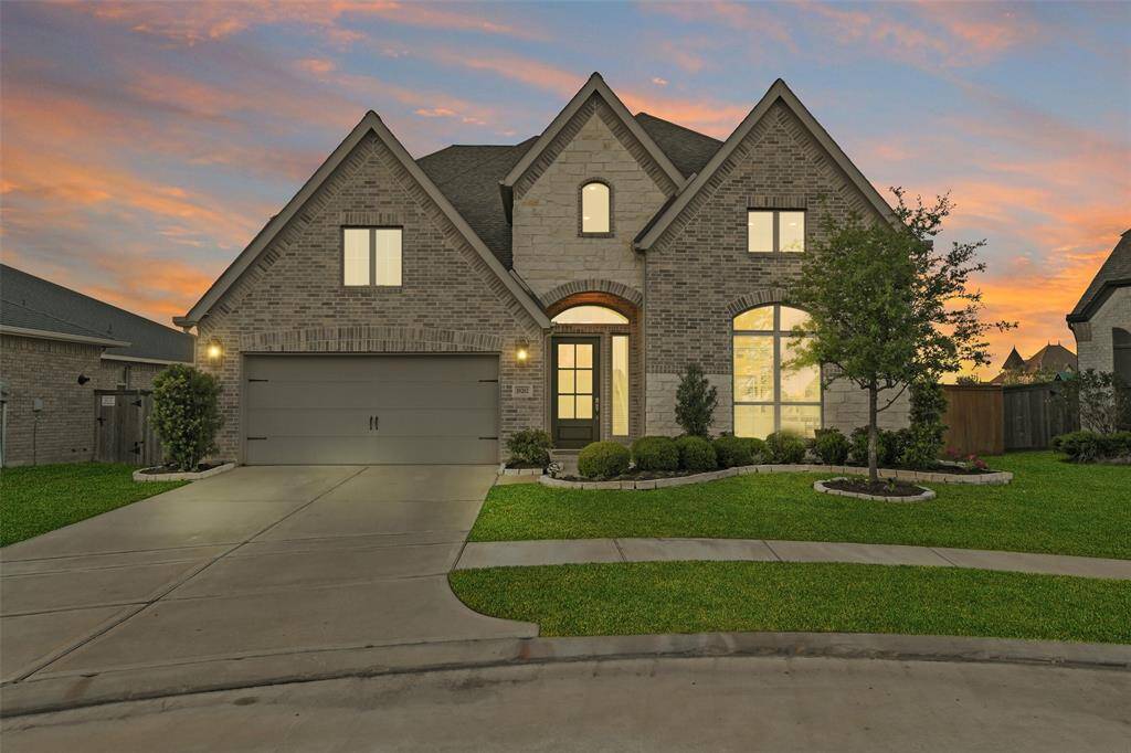 Welcome home to 19202 Chestnut Colt with 4 bedrooms, 3.5 baths, 3 car tandem garage, in beautiful Amira!