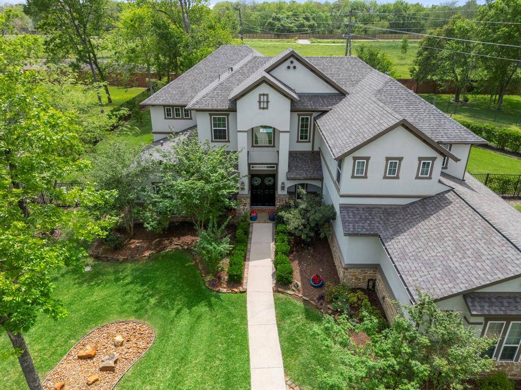 BRAND NEW ROOF WITH CLASS D SHINGLES!