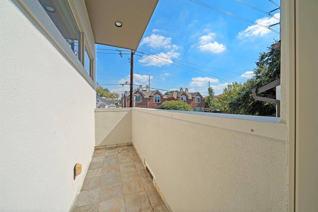 Personal patio for the 2nd bedroom