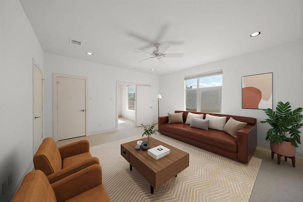 3rd bedroom (or gameroom, guest suite, lounge)