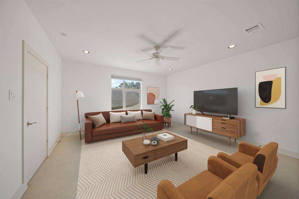 3rd bedroom (or gameroom, guest suite, lounge)
