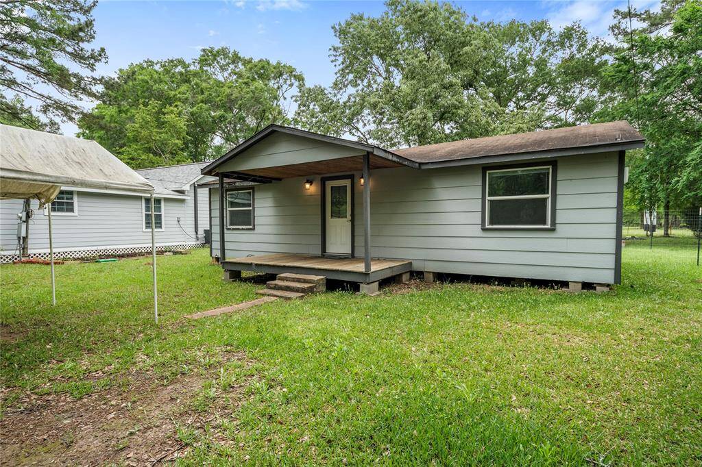 Welcome to your next opportunity in a peaceful, tree-lined setting. This charming bungalow-style home features a welcoming covered front porch and a spacious yard—perfect for adding curb appeal or expanding outdoor living spaces. A great canvas for personal or investment-driven vision.