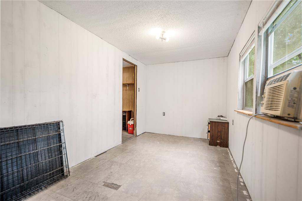 This flexible bonus room offers endless possibilities—think home office, studio, guest room, or play space. With windows that bring in soft natural light, it’s a great space to personalize and make your own.