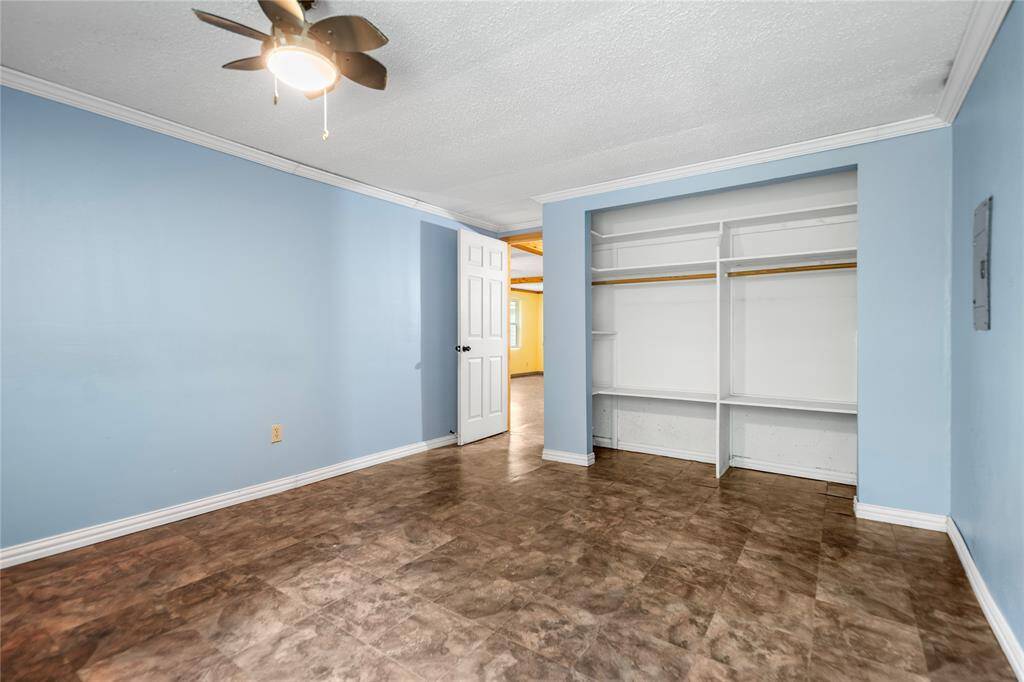 With its generous layout and open closet design, this room is a blank slate with exciting potential. The open concept closet could easily be customized to increase both style and functionality.