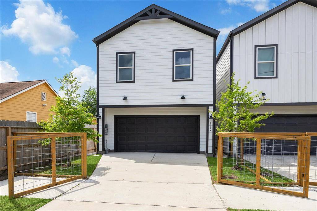 Check out this newly constructed 3 bedroom-2.5 bathroom home with no HOA. The home has a 2 car attached garage and many modern updates.