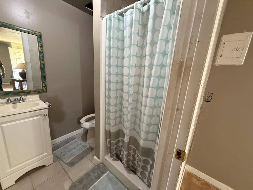 4the bedroom full shower bath
