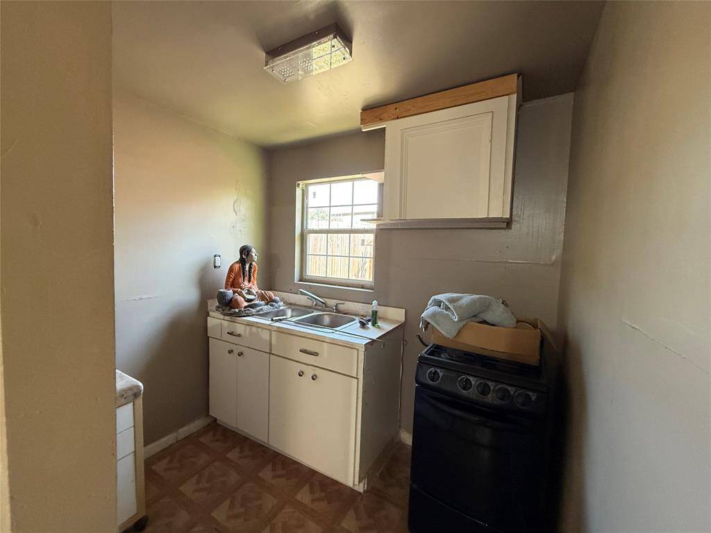 Back unit small kitchen