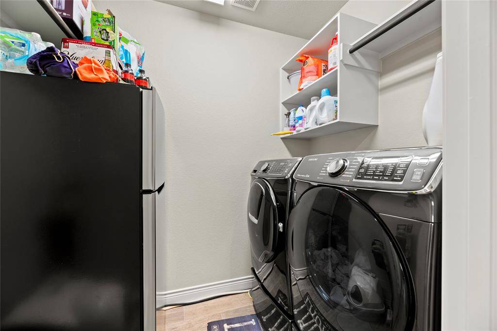 Great sized laundry room.