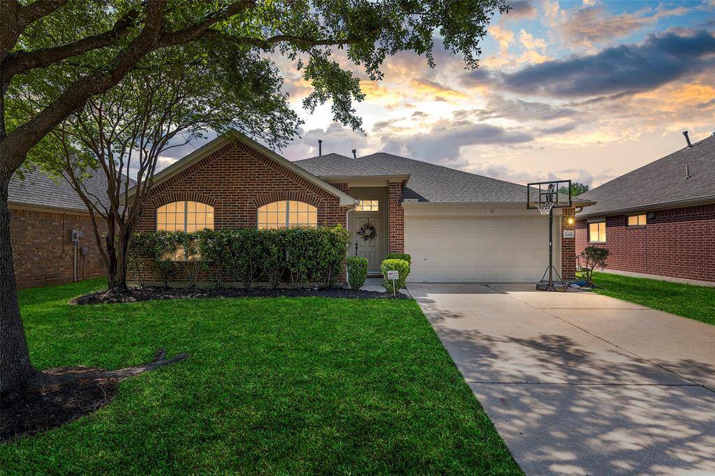 Welcome to this Meticulously Cared for home in Katy.