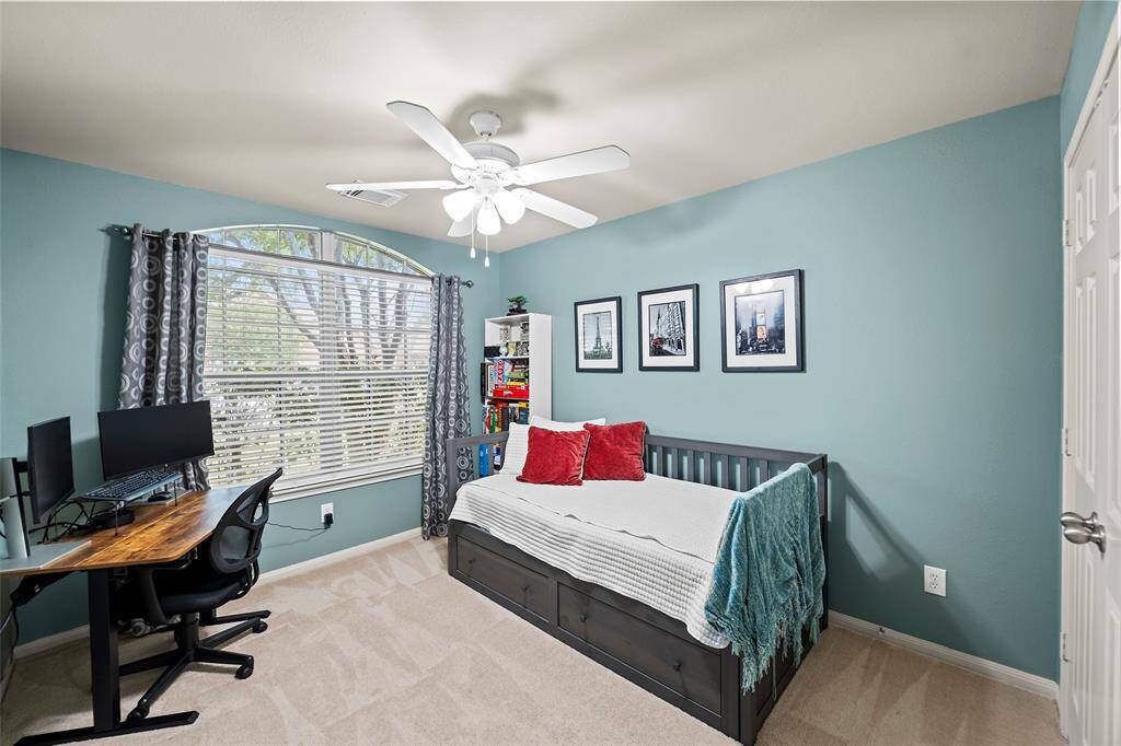 2nd bedroom