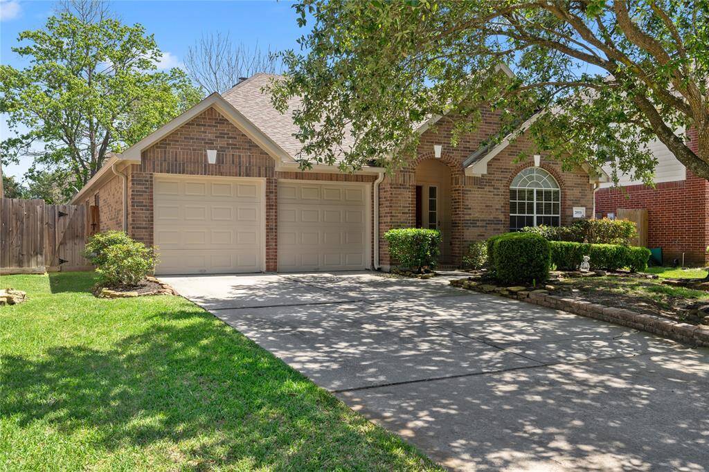 Welcome home! This charming exterior greets you with great curb appeal and manicured landscaping.