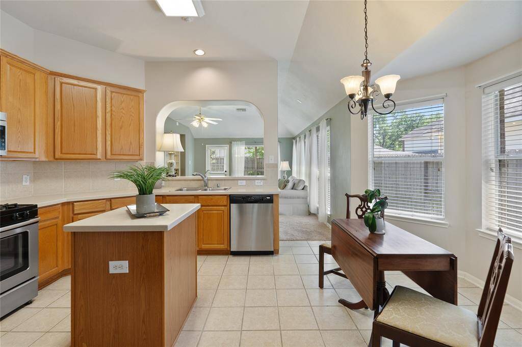 so much space for family and friends to mingle while meals are being prepared.