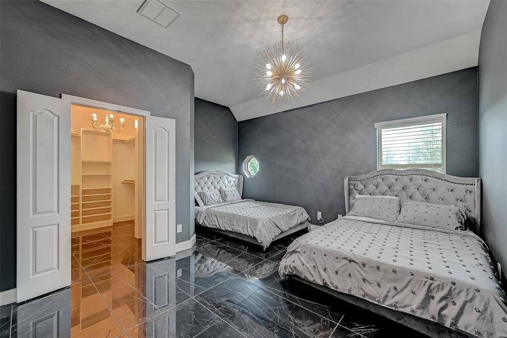 Bedroom 5 with Jack and Jill bathroom.