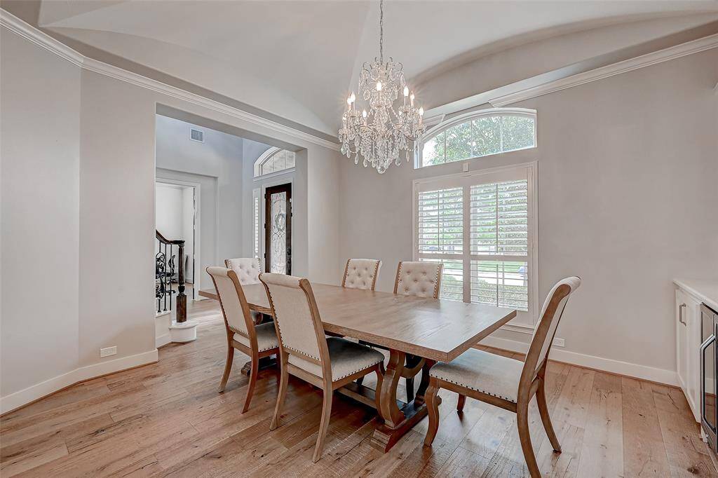 Formal Dining Room is between the entryway and kitchen. A perfect way to entertain your dinner party.