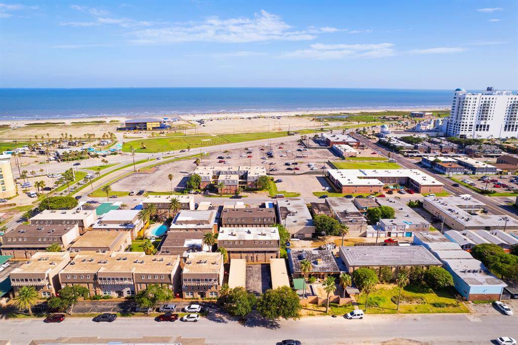 Arial view of the complex looking towards the beach