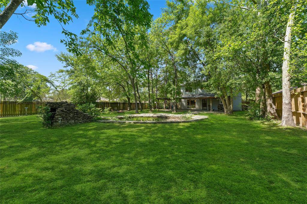 Close to shopping, dining, and parks