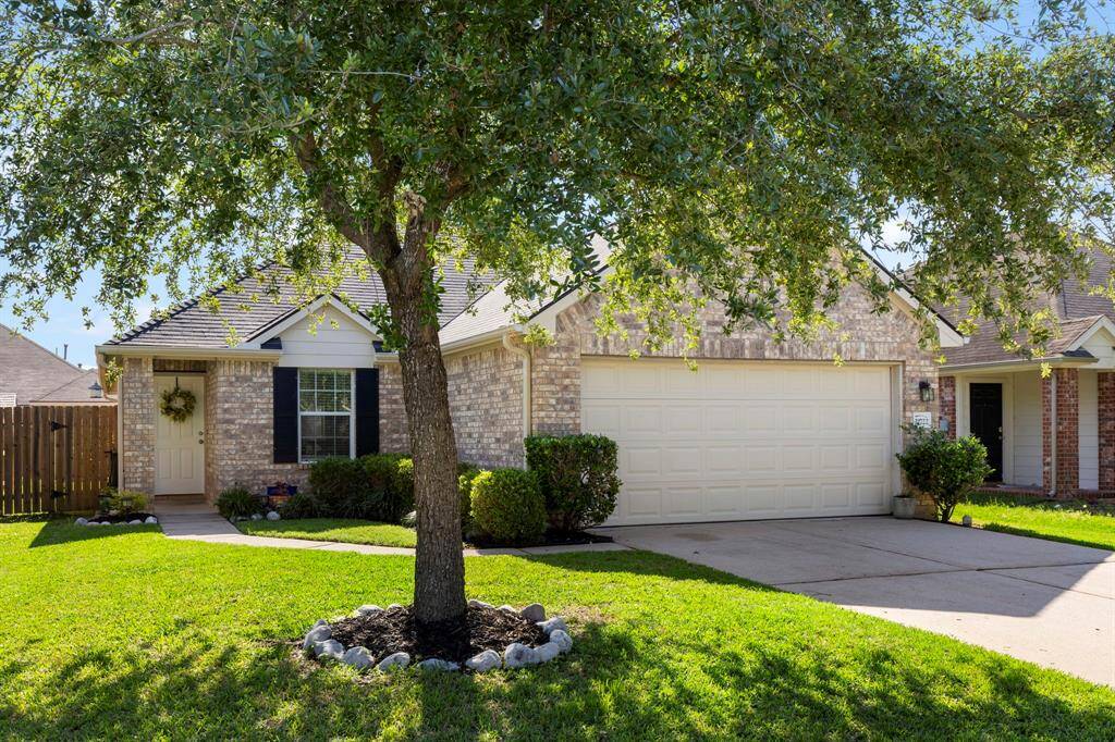 Great elevation and low maintenance landscaping.