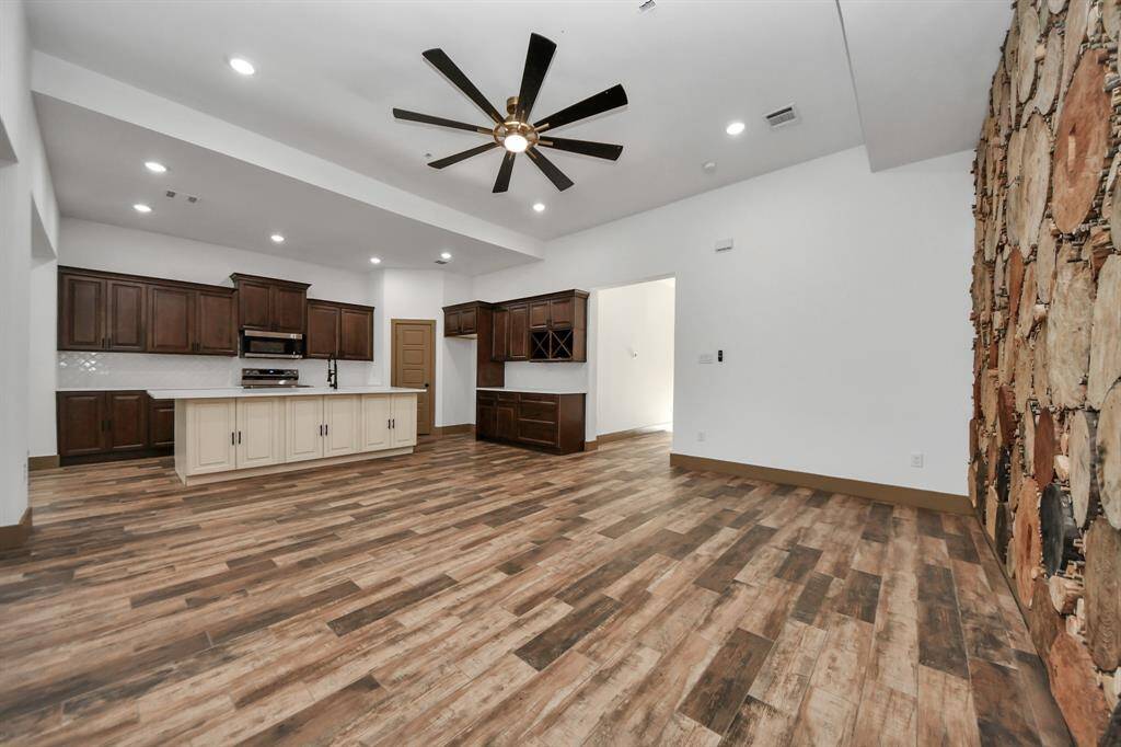 This spacious open-concept Ideal for entertaining and family gatherings.