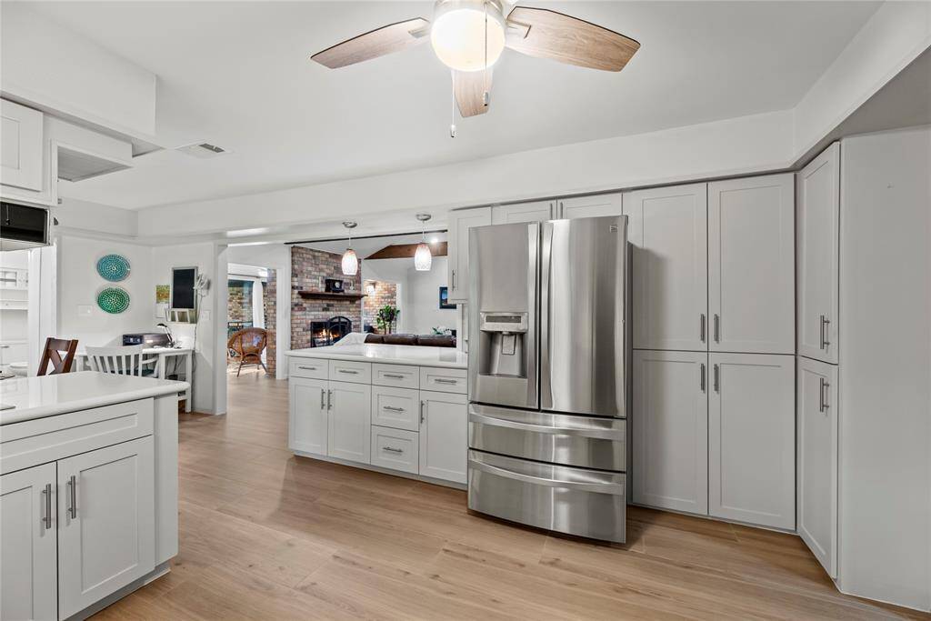 Stainless steel appliances bring a sleek and modern aesthetic to the kitchen, while also offering top-of-the-line performance and durability.