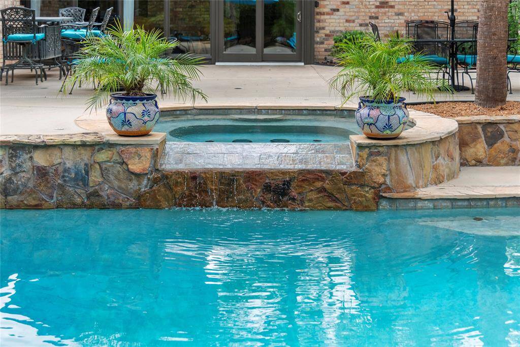 Get ready to dive into your own slice of paradise!