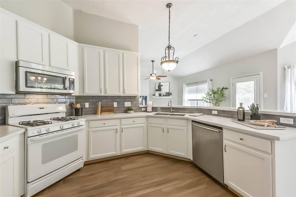 This kitchen is a cooks dream!  Spacious with a Gas cooktop and plenty of counterspace