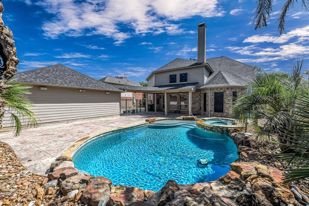This private and serine back yard is the perfect place to relax after a hard days work
