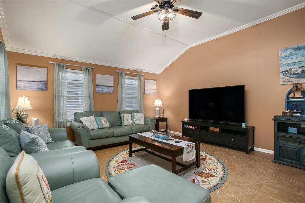 Great space to lounge in after day on the beach.