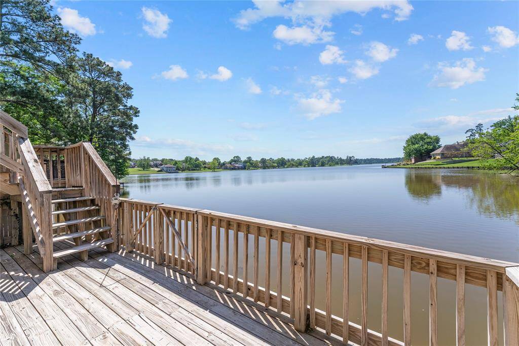 Wake up to serene sunrises, spend your days casting a line, and unwind with stunning sunsets over the water. A peaceful retreat for anglers, nature lovers, and anyone who appreciates a view that never gets old.