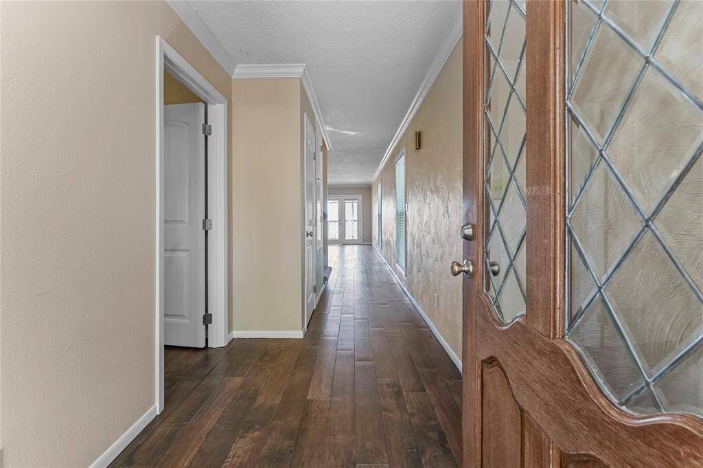 Step inside this 3-bedroom, 2-bath townhome on the main lake of Elkins Lake.