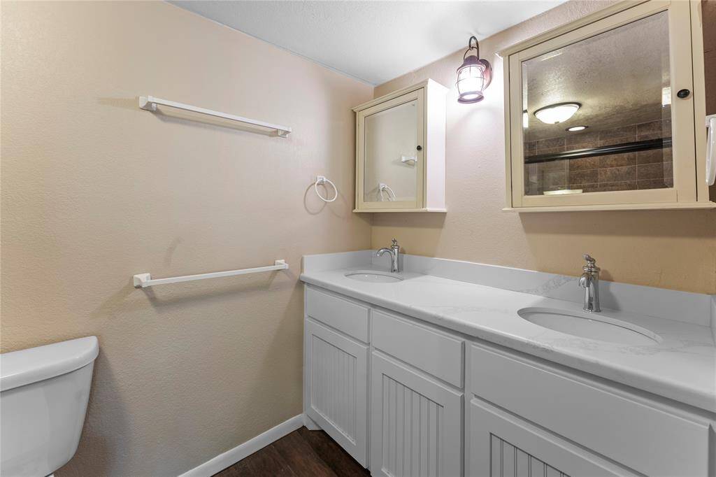 The primary bedroom has an en-suite bath.