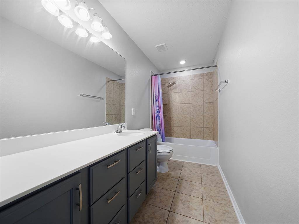 Secondary shower/tub combo