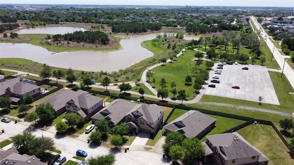 Aerial photo showcasing no back neighbors!