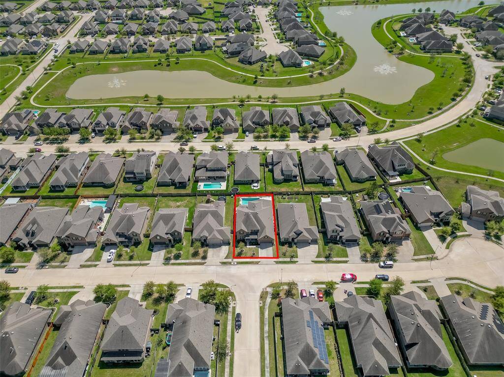 Several walking trails throughout the neighborhood.