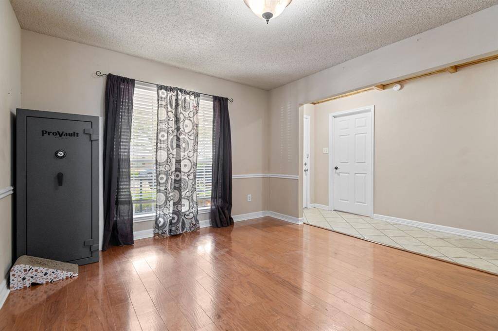 Dining room in front of home