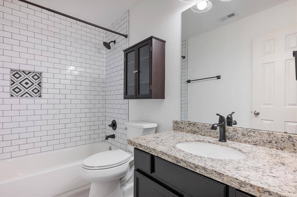 Guest Bathroom/2nd Full Bathroom